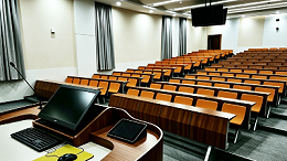 商学院阶梯教室上课听不清、混响严重？专业扩声系统改造方案详细拆解